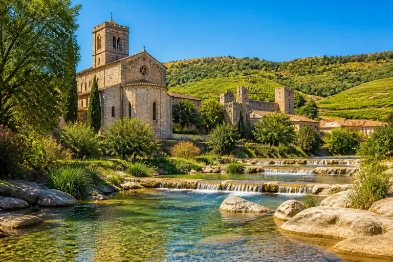 Ribaute village pittoresque et son eglise romane