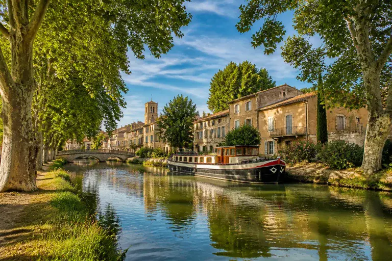 Trebes canal du midi en fin dapres midi
